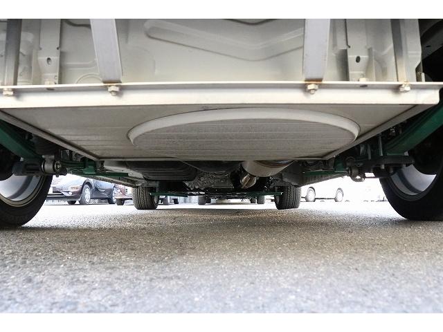 ハイエースバン 　キャンピングカー　バンコン　トイファクトリー　バレイアグランデ　家庭用エアコン　リチウムイオンバッテリー　マックスファン　ソーラーパネル　インバーター　冷蔵庫　ＦＦヒーター　電子レンジ　１９インチＴＶ（76枚目）