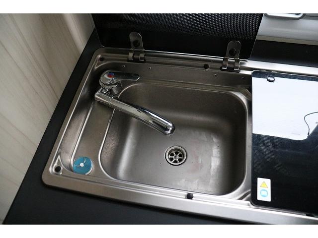 カムロード 　キャンピングカー　キャブコン　アネックス　リバティ５２ＤＢ　ディーゼル　４ＷＤ　家庭用エアコン　床暖房　温水ボイラー　サイドオーニング　カセットトイレ　冷蔵庫　マックスファン（12枚目）