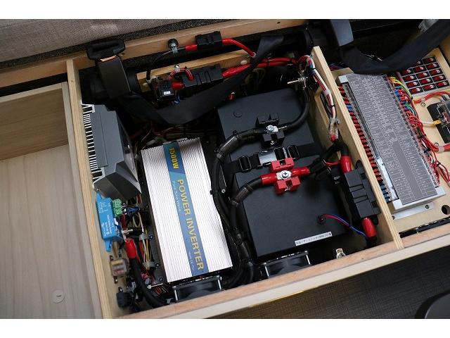 カムロード 　キャンピングカー　キャブコン　アネックス　リバティ５２ＤＢ　ディーゼル　４ＷＤ　家庭用エアコン　床暖房　温水ボイラー　サイドオーニング　カセットトイレ　冷蔵庫　マックスファン（30枚目）