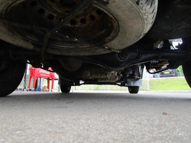 KCエアコン・パワステ パートタイム4WD 純正オーディオ 切替4WD 三方開き オートマチックトランスミッション マニュアルエアコン パワーステアリング エアバック(26枚目)
