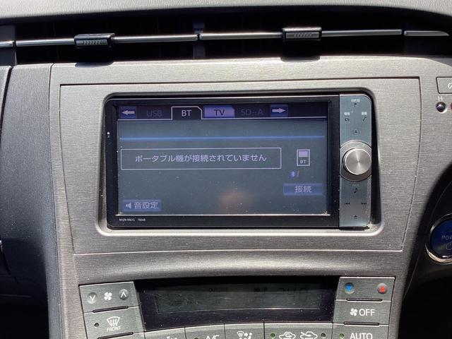 プリウス Ｓ　後期モデル　レッド　純正ＨＤＤナビ　フルセグＴＶ　ブルートゥース　ＤＶＤ再生　バックカメラ　ＥＴＣ　プッシュスタート　スマートキー　アイドリングストップ　オートＨＩＤヘッドライト　純正アルミホイール　横滑り防止付（15枚目）