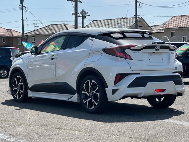 Ｃ－ＨＲ Ｇ　ＴＲＤフルエアロ　トヨタセーフティセンス　９インチフルセグナビ　バックカメラ　ハーフレザーシート　スマートキー　プッシュスタート（18枚目）