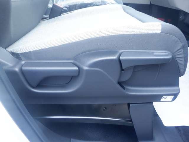 Ｎ－ＢＯＸ ベースグレード　届出済未使用車　ホンダセンシング　７インチＴＦＴ液晶メーター　アダプティブクルーズ　近距離衝突軽減ブレーキ　誤発進抑制機能　レーンアシスト　ヒルスタートアシスト　充電用端子ＴｙｐｅＣ　Ｂモニター（10枚目）