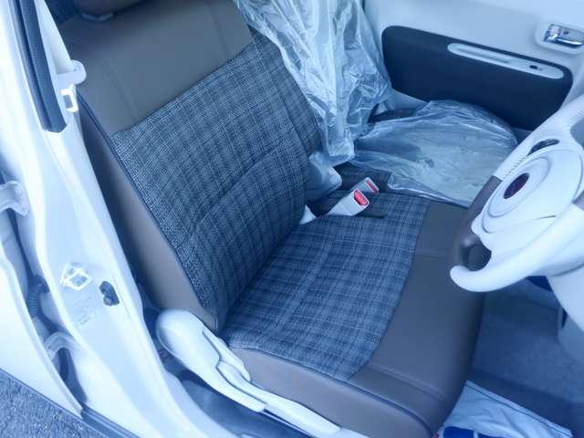 アルトラパンＬＣ Ｘ　届出済未使用車　スズキセーフティサポート　バックアイカメラ付きディスプレイオーディオ装着車　前後方誤発進抑制機能　ハイビームアシスト　ヒルホールドコントロール　前席シートヒーター　ＬＥＤヘッドライト（6枚目）