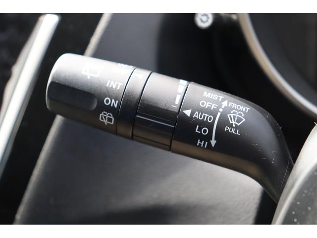 プレマシー ２０Ｓ－スカイアクティブ　車検整備付　１年保証　走行距離無制限　スマートキー　ＨＩＤ　フォグランプ　３列シート　社外ナビ　ワンセグＴＶ　ＤＶＤ再生　社外１５インチアルミ　片側パワースライドドア（30枚目）