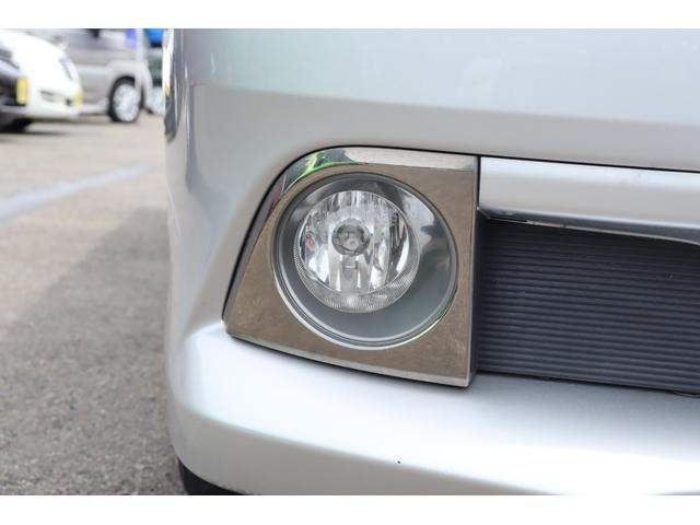 エスクァイア Ｘｉ　車検整備付　１年保証　走行距離無制限　キーレス　アイドリングストップ　ＥＴＣ　ＨＩＤ　両側パワースライドドア　福祉（後部座席回転リフトアップ）純正ナビ　フルセグＴＶ　Ｂｌｕｅｔｏｏｔｈ　バックカメラ（10枚目）
