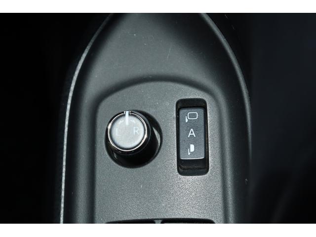 エスクァイア Ｘｉ　車検整備付　１年保証　走行距離無制限　キーレス　アイドリングストップ　ＥＴＣ　ＨＩＤ　両側パワースライドドア　福祉（後部座席回転リフトアップ）純正ナビ　フルセグＴＶ　Ｂｌｕｅｔｏｏｔｈ　バックカメラ（27枚目）