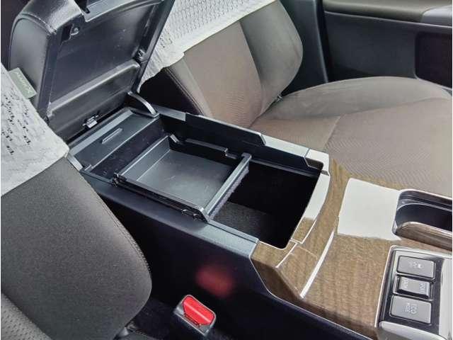 マークＸ ２５０Ｇ　Ｆパッケージ　１３０系中期型　Ｖ型６気筒エンジン　６ＡＴ　バイキセノン式ディスチャージヘッドランプ　リアコンビネーションランプ　純正オーディオ　ＥＴＣ　キーレスエントリー　サイドエアバッグ　レギュラーガソリン仕様（23枚目）