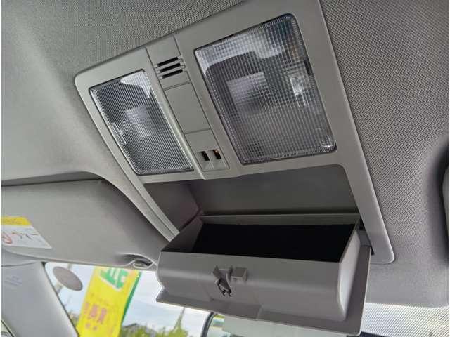 マークＸ ２５０Ｇ　Ｆパッケージ　１３０系中期型　Ｖ型６気筒エンジン　６ＡＴ　バイキセノン式ディスチャージヘッドランプ　リアコンビネーションランプ　純正オーディオ　ＥＴＣ　キーレスエントリー　サイドエアバッグ　レギュラーガソリン仕様（25枚目）