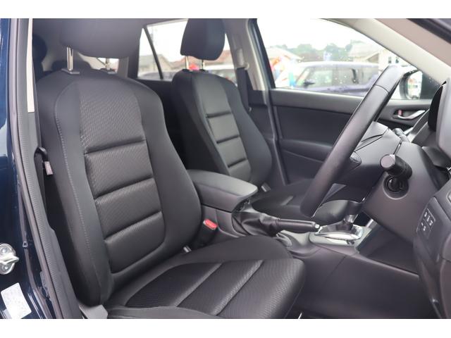 ＣＸ－５ ＸＤ　車検整備付　１年保証　走行距離無制限　４ＷＤ　スマートキー　プッシュスタート　ＥＴＣ　ＨＩＤライト　ディーゼル車　社外ナビ　ワンセグＴＶ　Ｂｌｕｅｔｏｏｔｈオーディオ　バックカメラ　純正１７アルミ（11枚目）