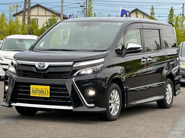 ヴォクシー ハイブリッドＺＳ　煌ＩＩ　１０型フルセグナビ　バックカメラ　フリップダウンモニター　トヨタセーフティセンス　ドライブレコーダー　ＬＥＤヘッドライト　両側電動スライドドア（2枚目）