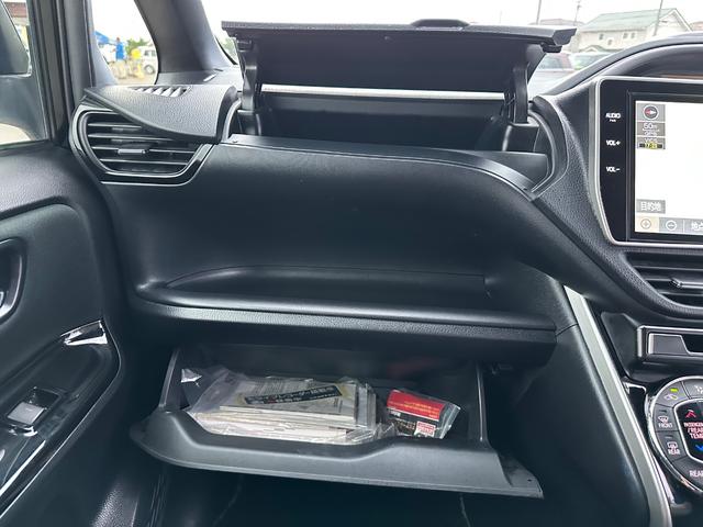 ヴォクシー ハイブリッドＺＳ　煌ＩＩ　１０型フルセグナビ　バックカメラ　フリップダウンモニター　トヨタセーフティセンス　ドライブレコーダー　ＬＥＤヘッドライト　両側電動スライドドア（41枚目）