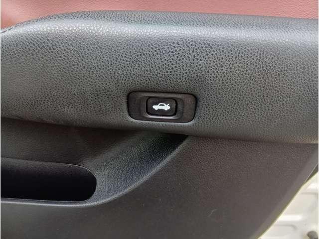 クラウン アスリートＳ　プリクラッシュセーフティ　レーダークルーズ　クリアランスソナー　純正ＨＤＤナビ　フルセグ　Ｂｌｕｅｔｏｏｔｈ　Ｂカメラ　ＥＴＣ　前席パワーシート　ＨＩＤヘッドライト＆フォグランプ　純正１７インチアルミ（32枚目）