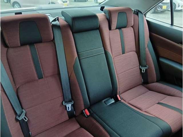 クラウン アスリートＳ　プリクラッシュセーフティ　レーダークルーズ　クリアランスソナー　純正ＨＤＤナビ　フルセグ　Ｂｌｕｅｔｏｏｔｈ　Ｂカメラ　ＥＴＣ　前席パワーシート　ＨＩＤヘッドライト＆フォグランプ　純正１７インチアルミ（42枚目）