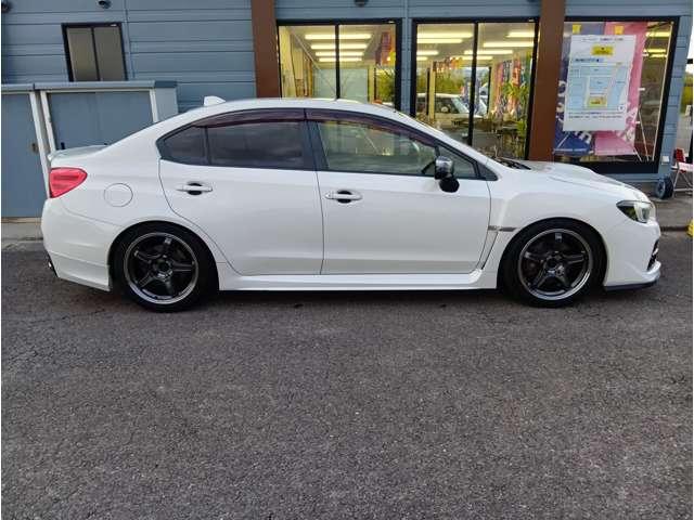ＷＲＸ Ｓ４ ２．０ＧＴ－Ｓアイサイト　ＳＳＲ　ＦＦＴ－Ｒ１８インチアルミ　ＥＺＬＩＰ　車高調　ＬＥＤアクセサリーライナー　フルエアロ　パドルシフト　アダプティブクルーズ　ハーフレザー　パワーシート　純正ナビ　ＨＤＭＩ　Ｂモニター　ＥＴＣ（8枚目）