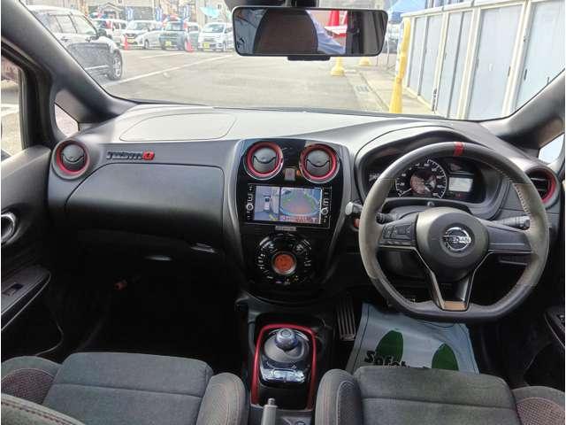 ノート e-パワーニスモ エマージェンシーブレーキ アラウンドビューモニター レーンアシスト クリアランスソナー インテリジェントルームミラー LEDヘッドライト 純正ナビ フルセグ Bluetooth DVD再生 純正AW(2枚目)