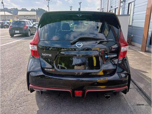 ノート e-パワーニスモ エマージェンシーブレーキ アラウンドビューモニター レーンアシスト クリアランスソナー インテリジェントルームミラー LEDヘッドライト 純正ナビ フルセグ Bluetooth DVD再生 純正AW(11枚目)