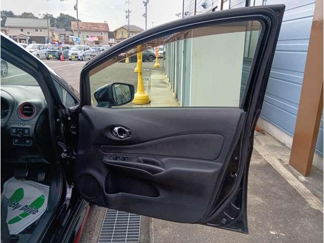 ノート e-パワーニスモ エマージェンシーブレーキ アラウンドビューモニター レーンアシスト クリアランスソナー インテリジェントルームミラー LEDヘッドライト 純正ナビ フルセグ Bluetooth DVD再生 純正AW(28枚目)