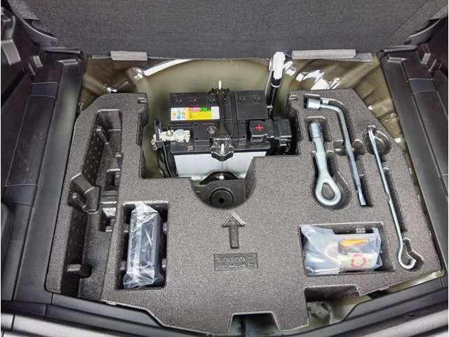 ノート e-パワーニスモ エマージェンシーブレーキ アラウンドビューモニター レーンアシスト クリアランスソナー インテリジェントルームミラー LEDヘッドライト 純正ナビ フルセグ Bluetooth DVD再生 純正AW(49枚目)