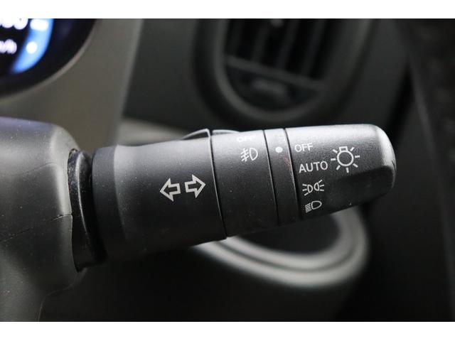 キューブ １５Ｘ　Ｖセレクション　車検整備付　１年保証付　走行距離無制限　スマートキー　プッシュスタート　ＥＴＣ　アイドリングストップ　フォグランプ　純正ナビ　ワンセグＴＶ　バックカメラ　社外１５インチアルミ（29枚目）