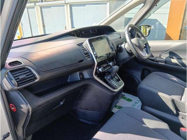 セレナ Ｇ　４ＷＤ　エマージェンシーブレーキ　純正９型ナビ　フルセグ　Ｂｌｕｅｔｏｏｔｈ　Ｂｌｕ－ｒａｙ再生　純正後席モニター　Ｂカメラ　ＥＴＣ　全席ＵＳＢ　ＬＥＤヘッドライト　クルコン　純正１５インチＡＷ（31枚目）