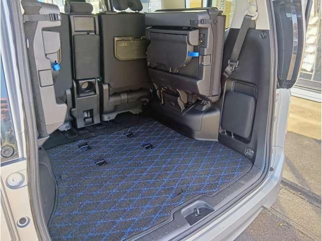 セレナ Ｇ　４ＷＤ　エマージェンシーブレーキ　純正９型ナビ　フルセグ　Ｂｌｕｅｔｏｏｔｈ　Ｂｌｕ－ｒａｙ再生　純正後席モニター　Ｂカメラ　ＥＴＣ　全席ＵＳＢ　ＬＥＤヘッドライト　クルコン　純正１５インチＡＷ（51枚目）