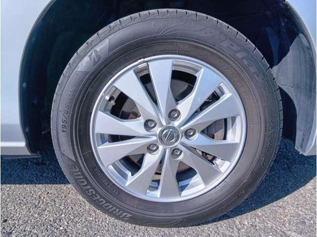 セレナ Ｇ　４ＷＤ　エマージェンシーブレーキ　純正９型ナビ　フルセグ　Ｂｌｕｅｔｏｏｔｈ　Ｂｌｕ－ｒａｙ再生　純正後席モニター　Ｂカメラ　ＥＴＣ　全席ＵＳＢ　ＬＥＤヘッドライト　クルコン　純正１５インチＡＷ（61枚目）