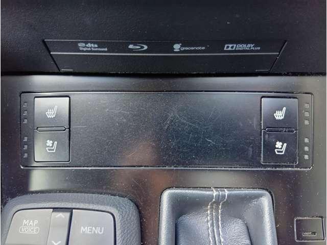 ＩＳ ＩＳ３００ｈ　バージョンＬ　純正ナビ　黒革シート　メモリ機能付パワーシート　クリアランスソナー　レーダークルーズ　シートヒーター＆ベンチレーター　電動リアサンシェード　純正１７インチＡＷ　バックカメラ　ＥＴＣ　取説・記録簿（5枚目）