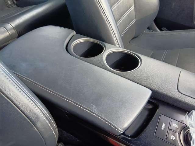 ＩＳ ＩＳ３００ｈ　バージョンＬ　純正ナビ　黒革シート　メモリ機能付パワーシート　クリアランスソナー　レーダークルーズ　シートヒーター＆ベンチレーター　電動リアサンシェード　純正１７インチＡＷ　バックカメラ　ＥＴＣ　取説・記録簿（32枚目）