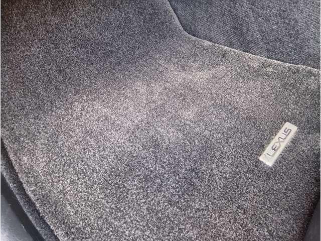 ＩＳ ＩＳ３００ｈ　バージョンＬ　純正ナビ　黒革シート　メモリ機能付パワーシート　クリアランスソナー　レーダークルーズ　シートヒーター＆ベンチレーター　電動リアサンシェード　純正１７インチＡＷ　バックカメラ　ＥＴＣ　取説・記録簿（43枚目）