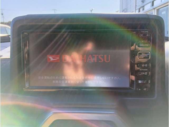 コペン ローブ パールホワイトIII アクティブトップ ターボ 純正ナビ ワンセグTV Bカメラ ETC クリアランスソナー LEDヘッドライト フォグ シートヒーター 純正16インチアルミホイール 保証付き(3枚目)