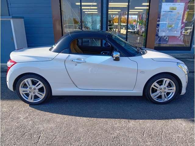 コペン ローブ パールホワイトIII アクティブトップ ターボ 純正ナビ ワンセグTV Bカメラ ETC クリアランスソナー LEDヘッドライト フォグ シートヒーター 純正16インチアルミホイール 保証付き(8枚目)