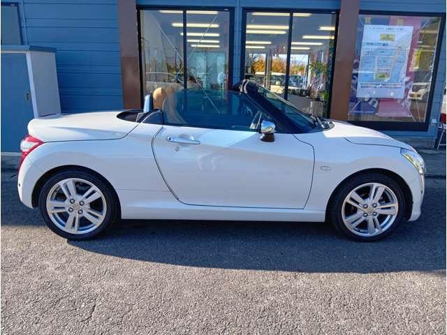 コペン ローブ パールホワイトIII アクティブトップ ターボ 純正ナビ ワンセグTV Bカメラ ETC クリアランスソナー LEDヘッドライト フォグ シートヒーター 純正16インチアルミホイール 保証付き(9枚目)