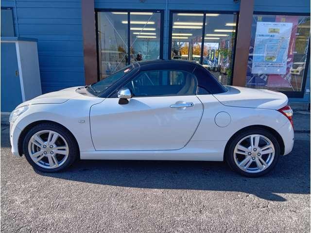 コペン ローブ パールホワイトIII アクティブトップ ターボ 純正ナビ ワンセグTV Bカメラ ETC クリアランスソナー LEDヘッドライト フォグ シートヒーター 純正16インチアルミホイール 保証付き(10枚目)