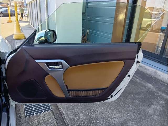 コペン ローブ パールホワイトIII アクティブトップ ターボ 純正ナビ ワンセグTV Bカメラ ETC クリアランスソナー LEDヘッドライト フォグ シートヒーター 純正16インチアルミホイール 保証付き(29枚目)