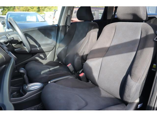 フィット 13G・スマートセレクション ファインスタイル 車検整備付 1年保証 走行距離無制限 スマートキー ETC HIDライト 純正ナビ ワンセグTV DVD再生 バックカメラ(11枚目)