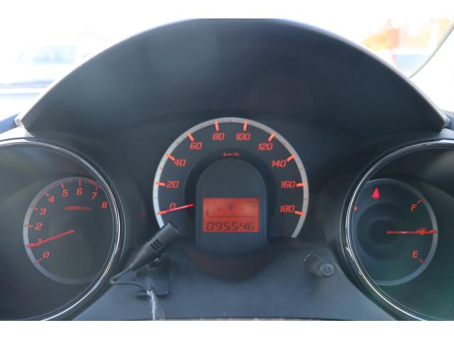 フィット 13G・スマートセレクション ファインスタイル 車検整備付 1年保証 走行距離無制限 スマートキー ETC HIDライト 純正ナビ ワンセグTV DVD再生 バックカメラ(17枚目)