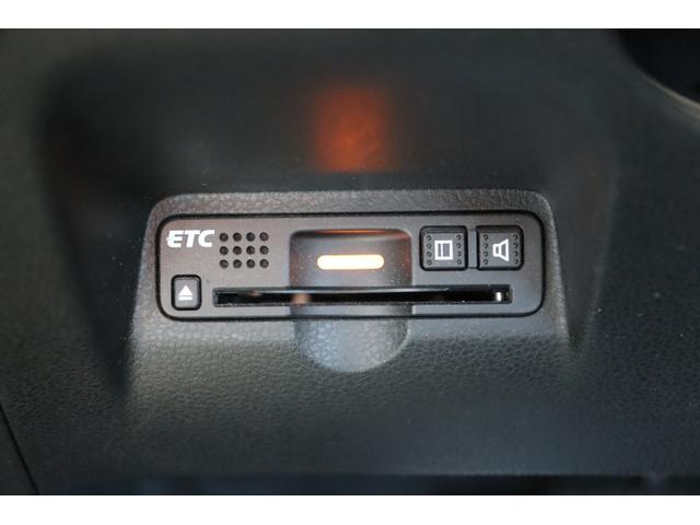 フィット 13G・スマートセレクション ファインスタイル 車検整備付 1年保証 走行距離無制限 スマートキー ETC HIDライト 純正ナビ ワンセグTV DVD再生 バックカメラ(25枚目)