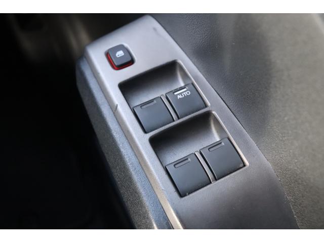 フィット 13G・スマートセレクション ファインスタイル 車検整備付 1年保証 走行距離無制限 スマートキー ETC HIDライト 純正ナビ ワンセグTV DVD再生 バックカメラ(27枚目)