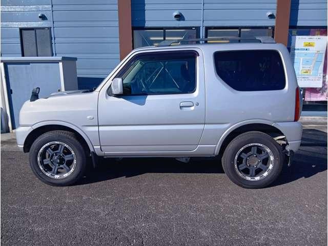 ジムニー XC シルキーシルバーメタリック 5MT パートタイム4WD 社外16インチAW フォグランプ キーレスエントリー 電格ミラー 社外ナビ フルセグTV ETC 取説・記録簿 保証付き(9枚目)