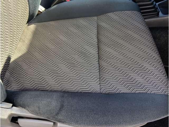 ジムニー XC シルキーシルバーメタリック 5MT パートタイム4WD 社外16インチAW フォグランプ キーレスエントリー 電格ミラー 社外ナビ フルセグTV ETC 取説・記録簿 保証付き(14枚目)