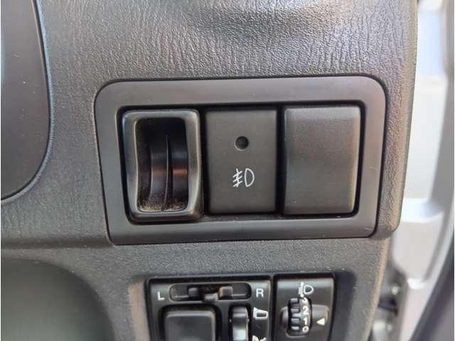 ジムニー XC シルキーシルバーメタリック 5MT パートタイム4WD 社外16インチAW フォグランプ キーレスエントリー 電格ミラー 社外ナビ フルセグTV ETC 取説・記録簿 保証付き(20枚目)