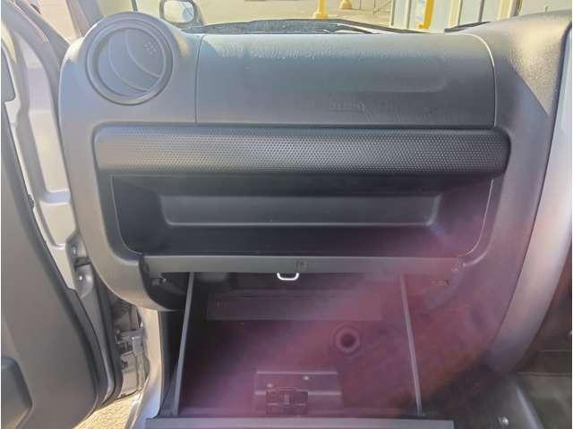 ジムニー XC シルキーシルバーメタリック 5MT パートタイム4WD 社外16インチAW フォグランプ キーレスエントリー 電格ミラー 社外ナビ フルセグTV ETC 取説・記録簿 保証付き(29枚目)