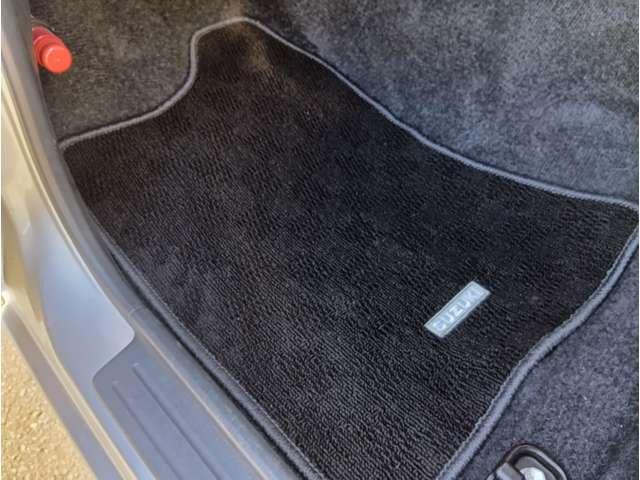 ジムニー XC シルキーシルバーメタリック 5MT パートタイム4WD 社外16インチAW フォグランプ キーレスエントリー 電格ミラー 社外ナビ フルセグTV ETC 取説・記録簿 保証付き(30枚目)