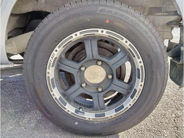 ジムニー XC シルキーシルバーメタリック 5MT パートタイム4WD 社外16インチAW フォグランプ キーレスエントリー 電格ミラー 社外ナビ フルセグTV ETC 取説・記録簿 保証付き(46枚目)