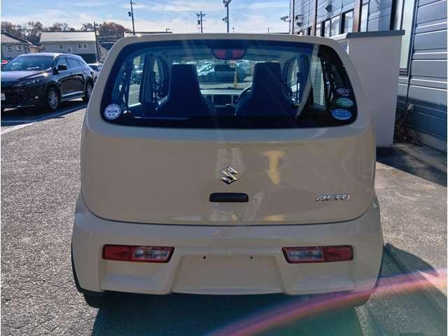 アルト Ｆ　シフォンアイボリーメタリック　オートギアシフト　キーレスエントリー　純正オーディオ　ＡＵＸ接続　ＡＢＳ　横滑り防止機能　ライトレベライザー　保証付き（9枚目）