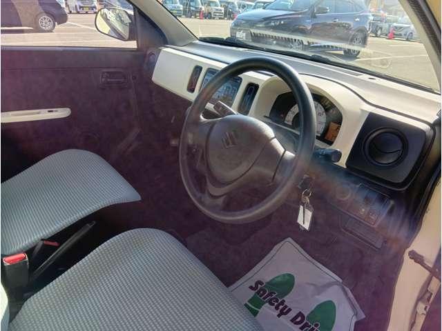 アルト Ｆ　シフォンアイボリーメタリック　オートギアシフト　キーレスエントリー　純正オーディオ　ＡＵＸ接続　ＡＢＳ　横滑り防止機能　ライトレベライザー　保証付き（10枚目）