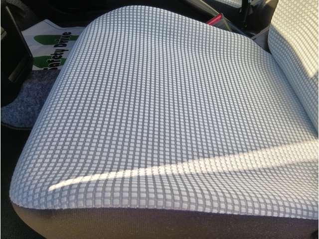 アルト Ｆ　シフォンアイボリーメタリック　オートギアシフト　キーレスエントリー　純正オーディオ　ＡＵＸ接続　ＡＢＳ　横滑り防止機能　ライトレベライザー　保証付き（20枚目）