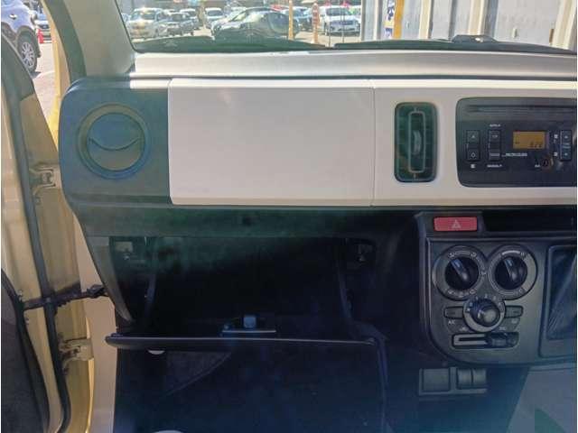 アルト Ｆ　シフォンアイボリーメタリック　オートギアシフト　キーレスエントリー　純正オーディオ　ＡＵＸ接続　ＡＢＳ　横滑り防止機能　ライトレベライザー　保証付き（22枚目）