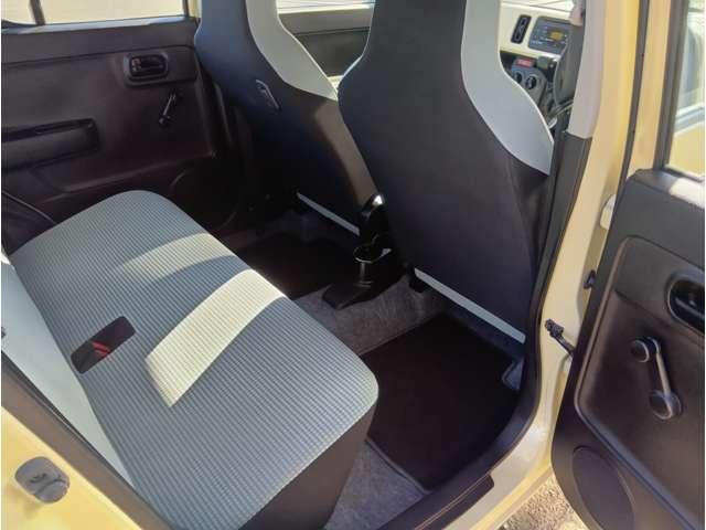 アルト Ｆ　シフォンアイボリーメタリック　オートギアシフト　キーレスエントリー　純正オーディオ　ＡＵＸ接続　ＡＢＳ　横滑り防止機能　ライトレベライザー　保証付き（26枚目）